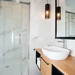 Bentis Luxury