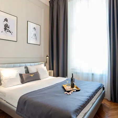 Bentis Luxury *